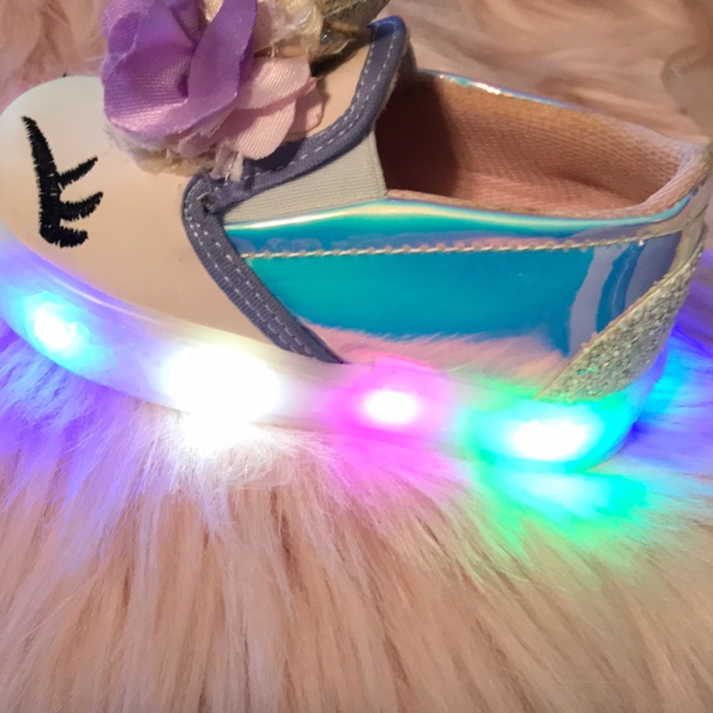Light-up Irridescent Unicorn Shoes size 3/4